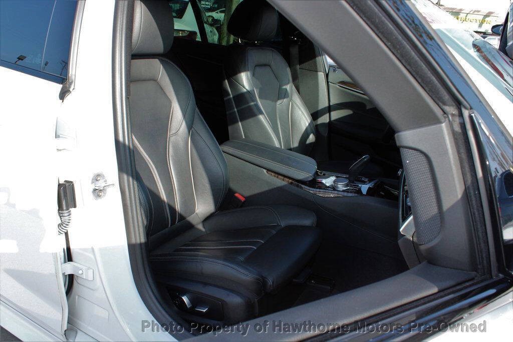 2019 BMW 5 Series Image 11