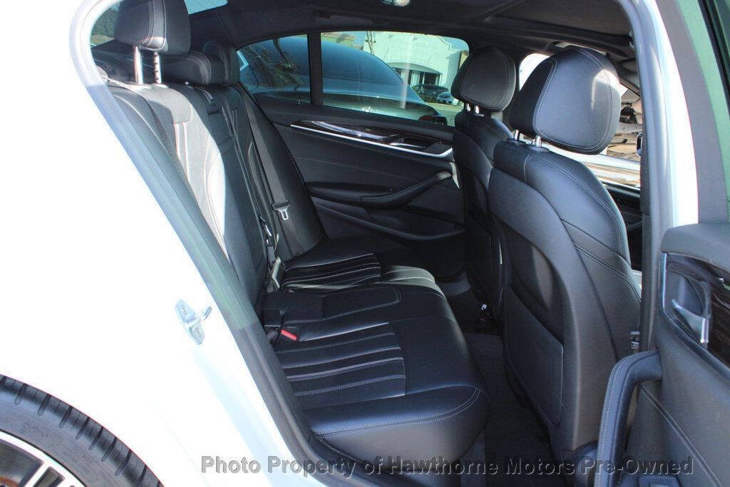 2019 BMW 5 Series Image 12