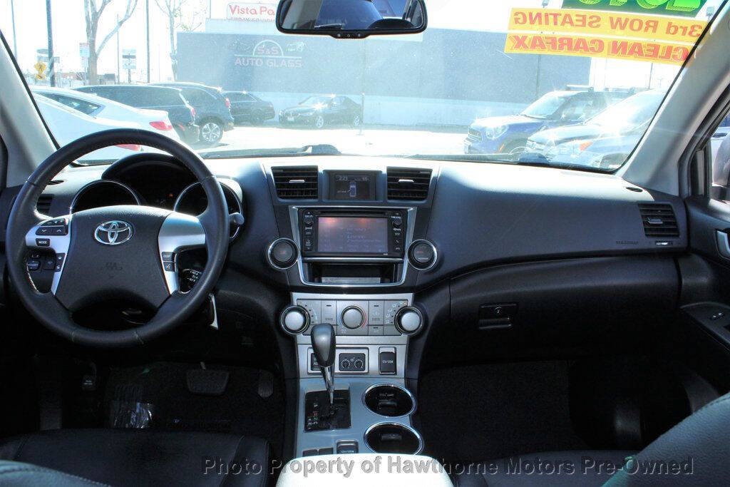2013 Toyota Highlander Image 19