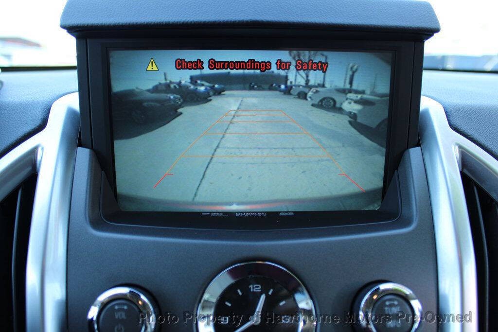 2011 Cadillac SRX Image 16