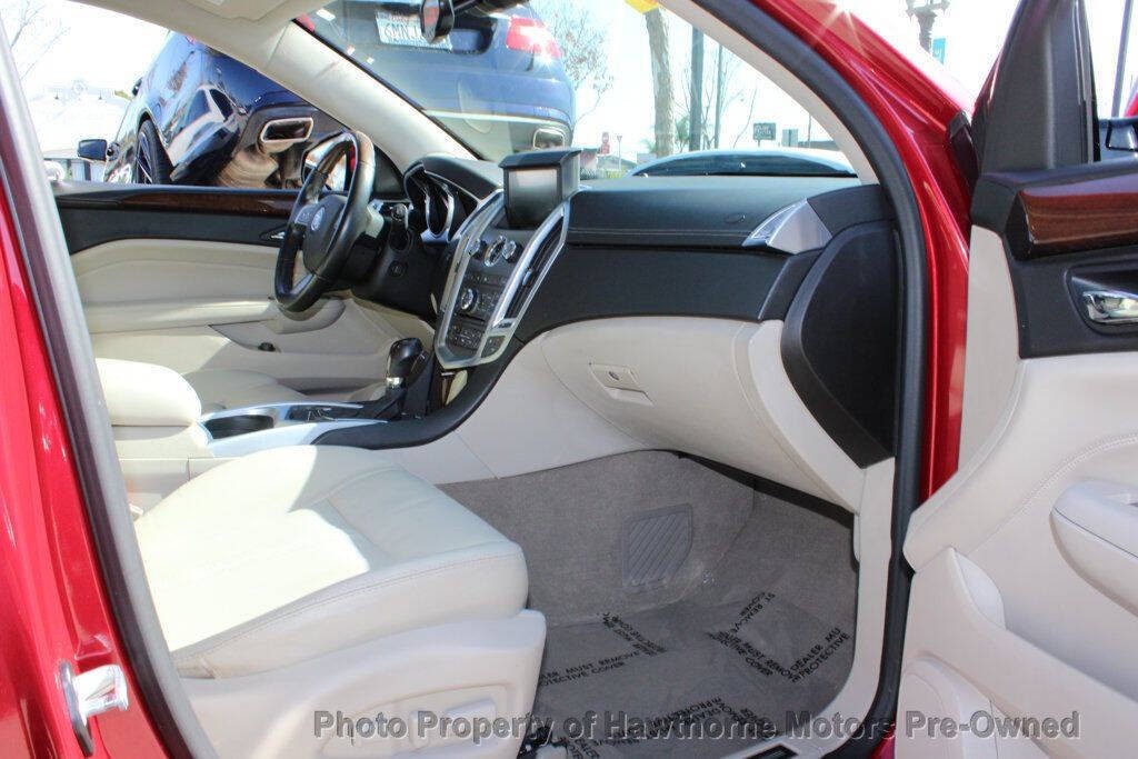 2011 Cadillac SRX Image 20