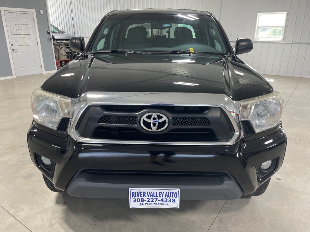 2015 Toyota Tacoma Image 2