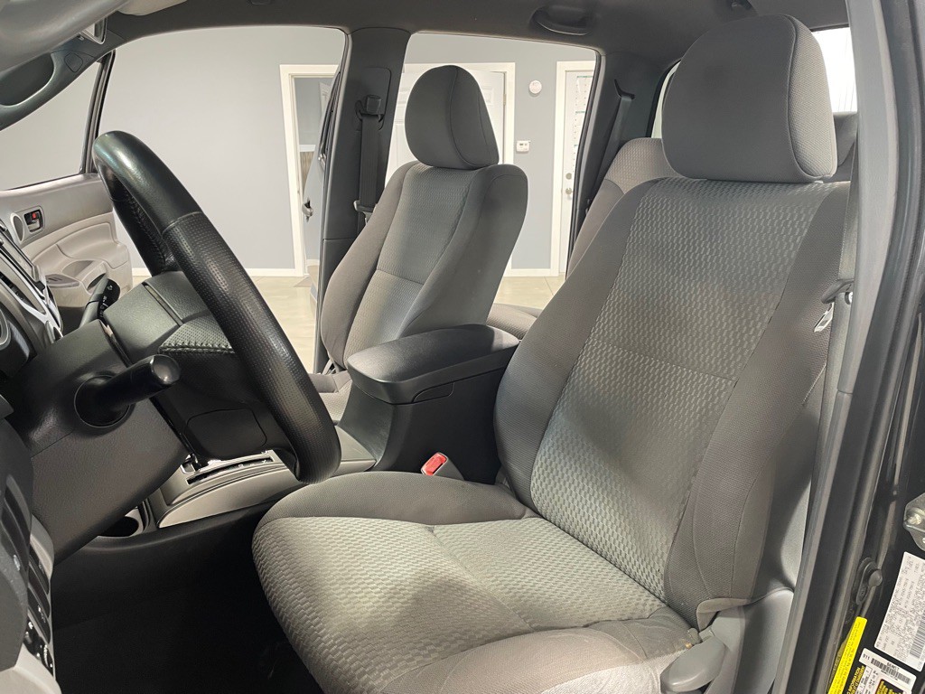 2015 Toyota Tacoma Image 10