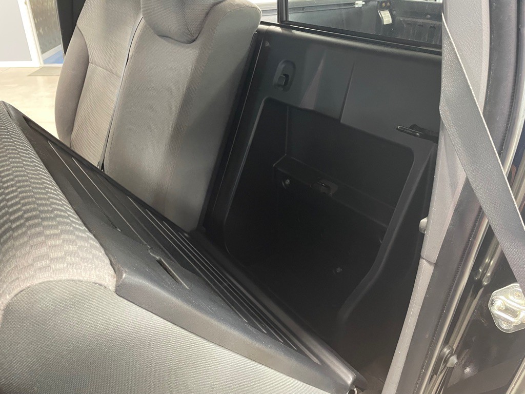2015 Toyota Tacoma Image 14