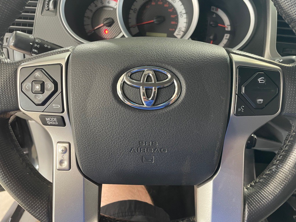 2015 Toyota Tacoma Image 27