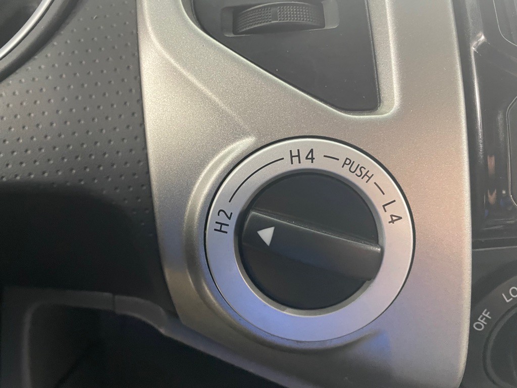 2015 Toyota Tacoma Image 28