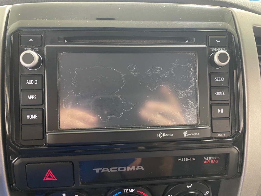 2015 Toyota Tacoma Image 29