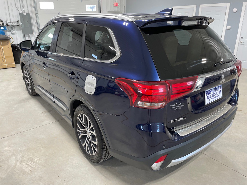 2017 Mitsubishi Outlander Image 5