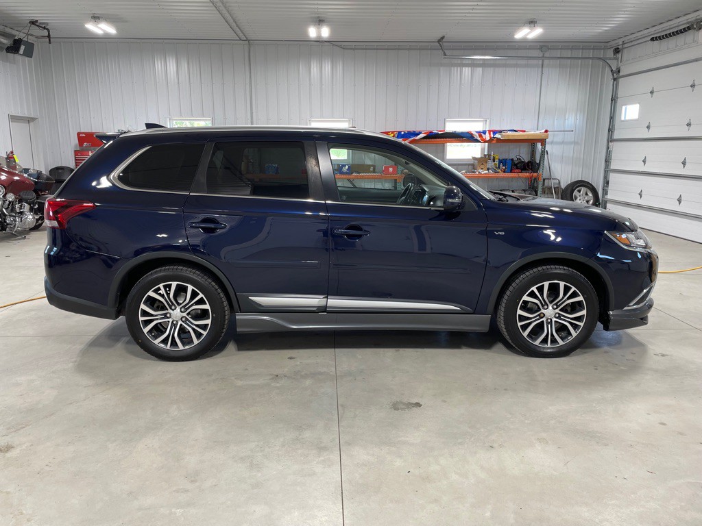 2017 Mitsubishi Outlander Image 8