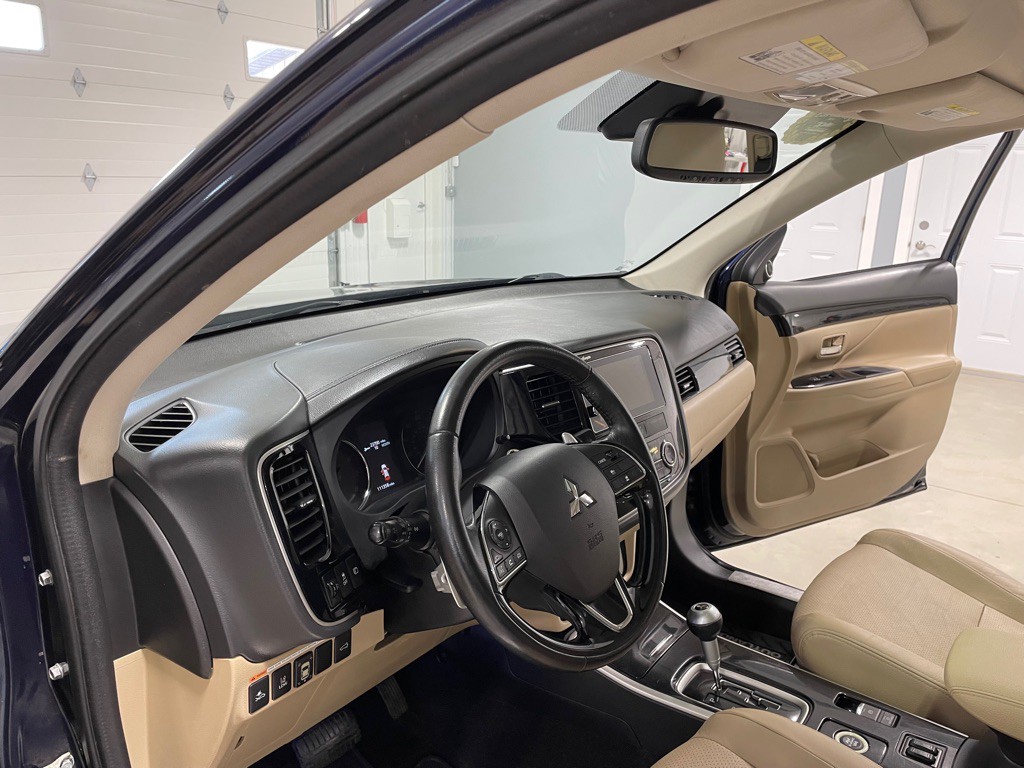 2017 Mitsubishi Outlander Image 9