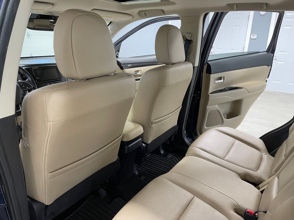 2017 Mitsubishi Outlander Image 15