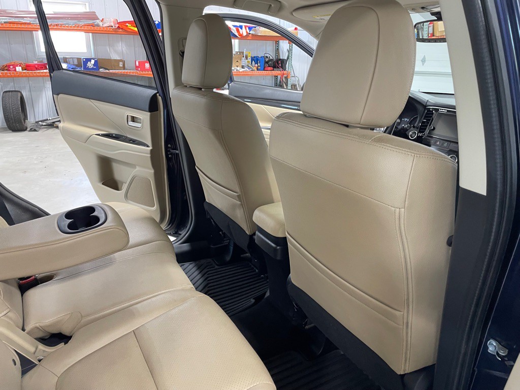 2017 Mitsubishi Outlander Image 18