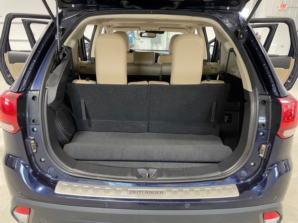 2017 Mitsubishi Outlander Image 23