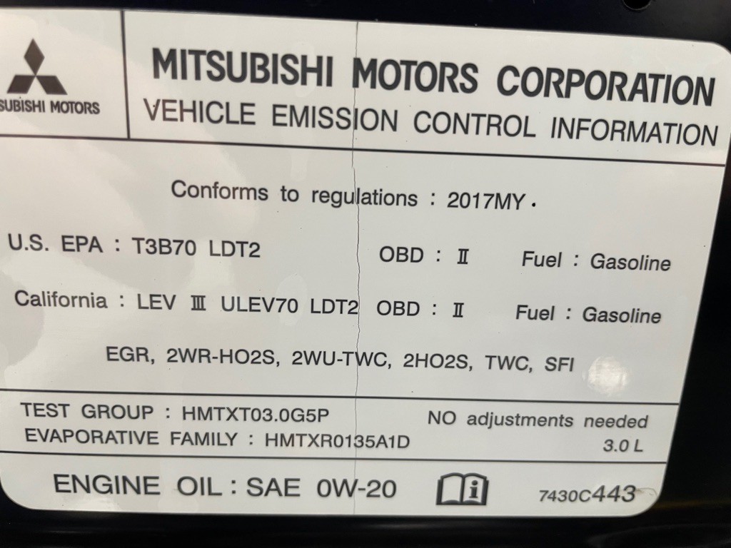 2017 Mitsubishi Outlander Image 34