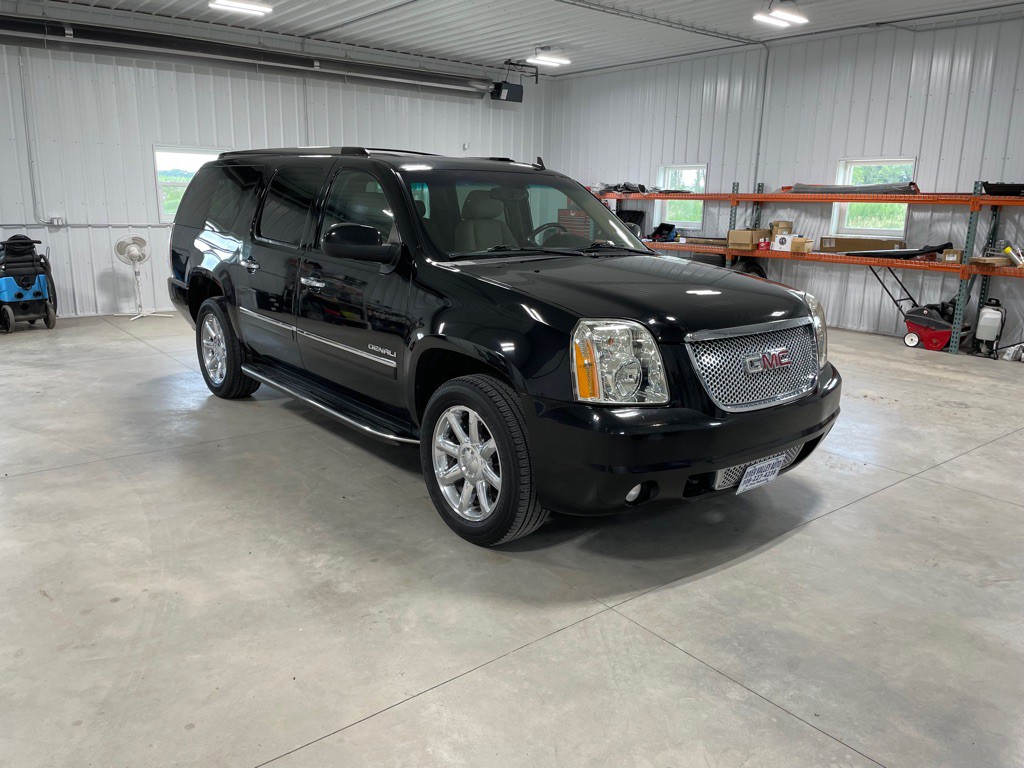 2010 GMC Yukon Image 1