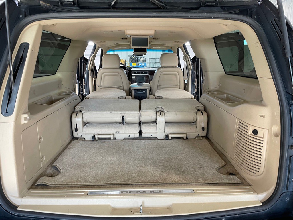 2010 GMC Yukon Image 17