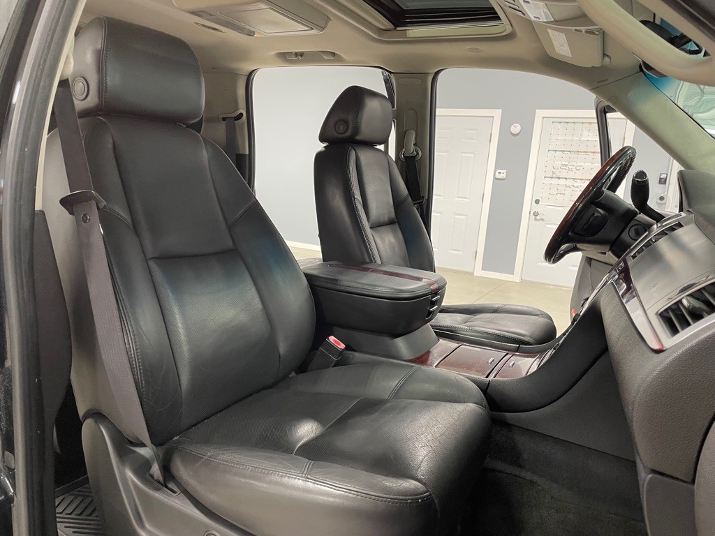 2007 Cadillac Escalade Image 24