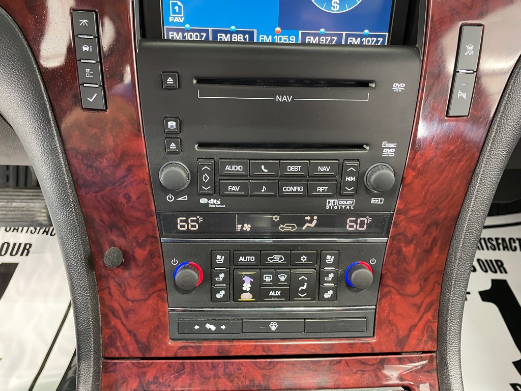 2007 Cadillac Escalade Image 29