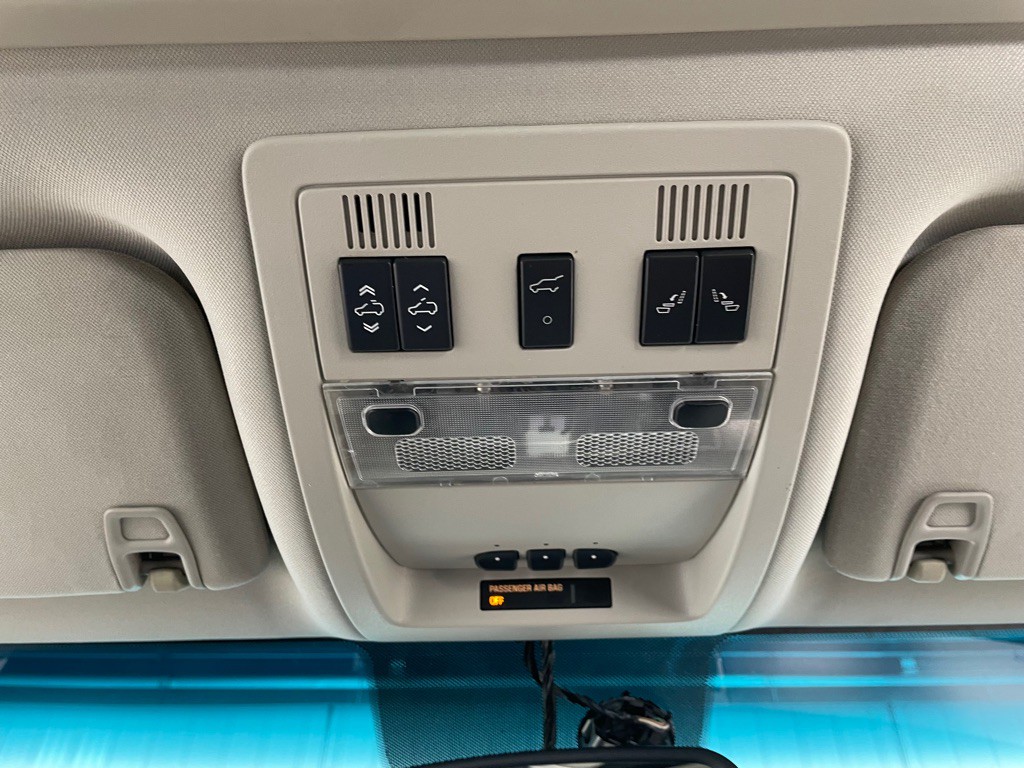 2007 Cadillac Escalade Image 30