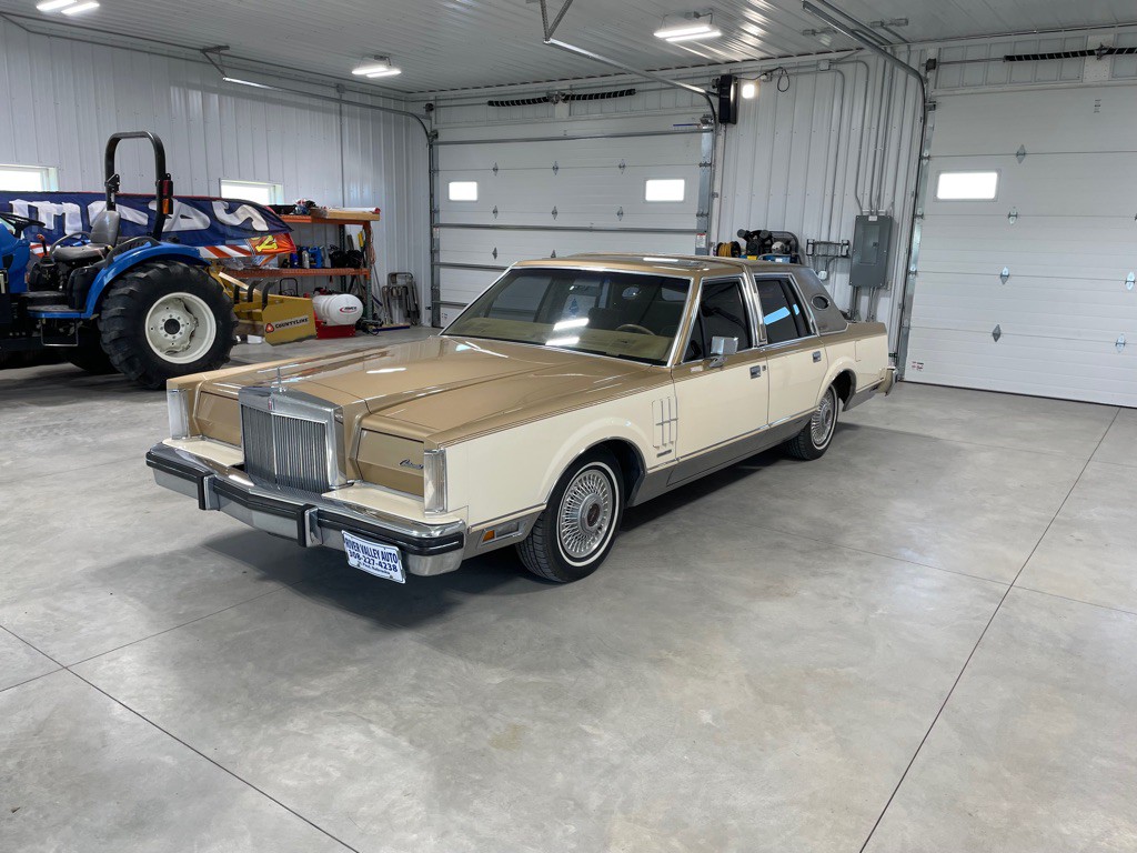 1983 Lincoln Mark VI Image 1