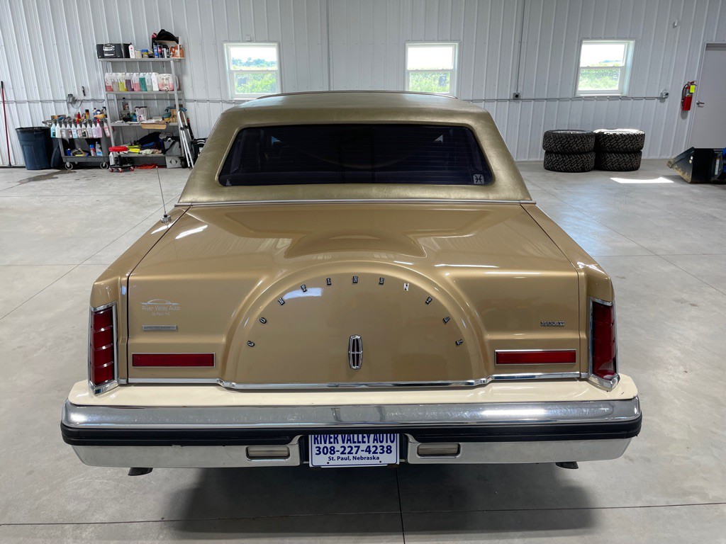 1983 Lincoln Mark VI Image 4
