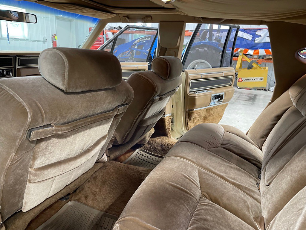 1983 Lincoln Mark VI Image 11