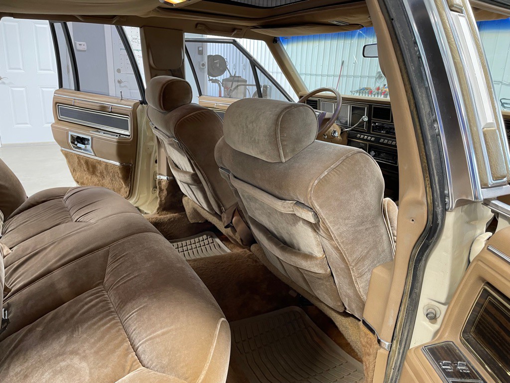 1983 Lincoln Mark VI Image 14