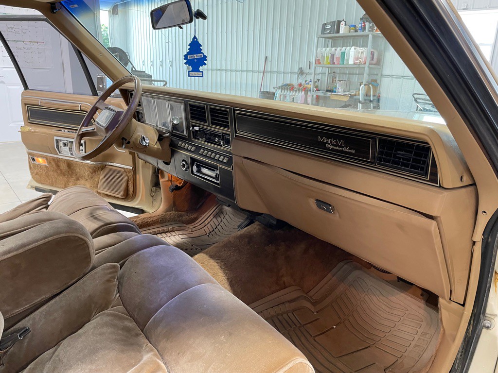 1983 Lincoln Mark VI Image 17