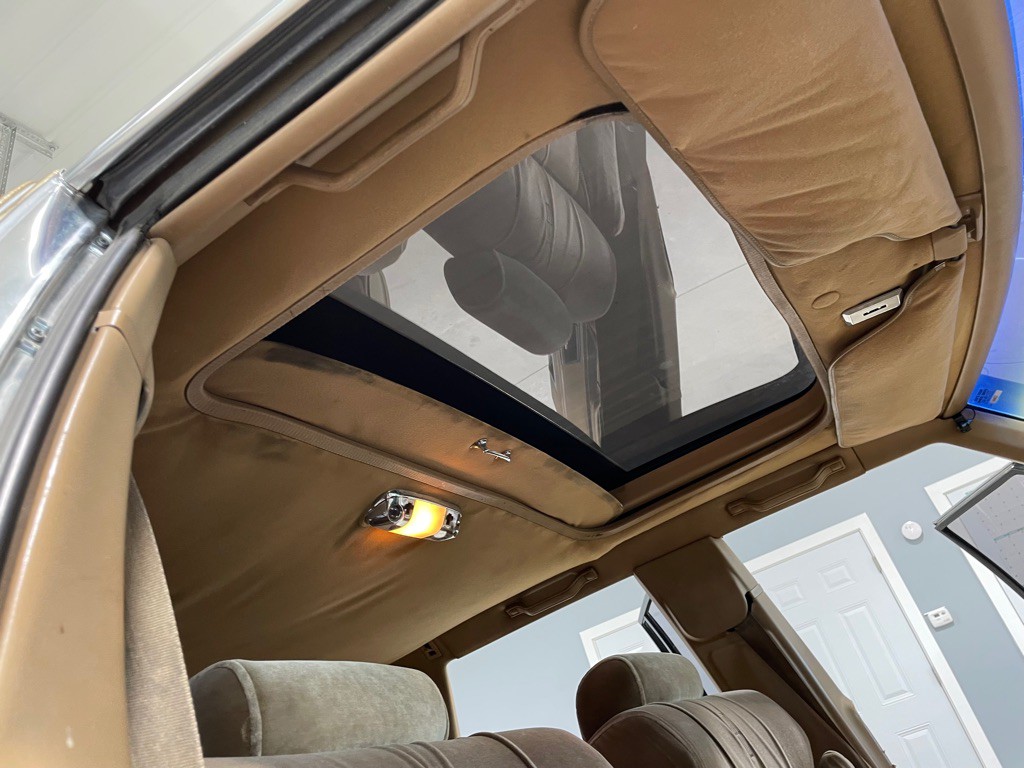 1983 Lincoln Mark VI Image 20