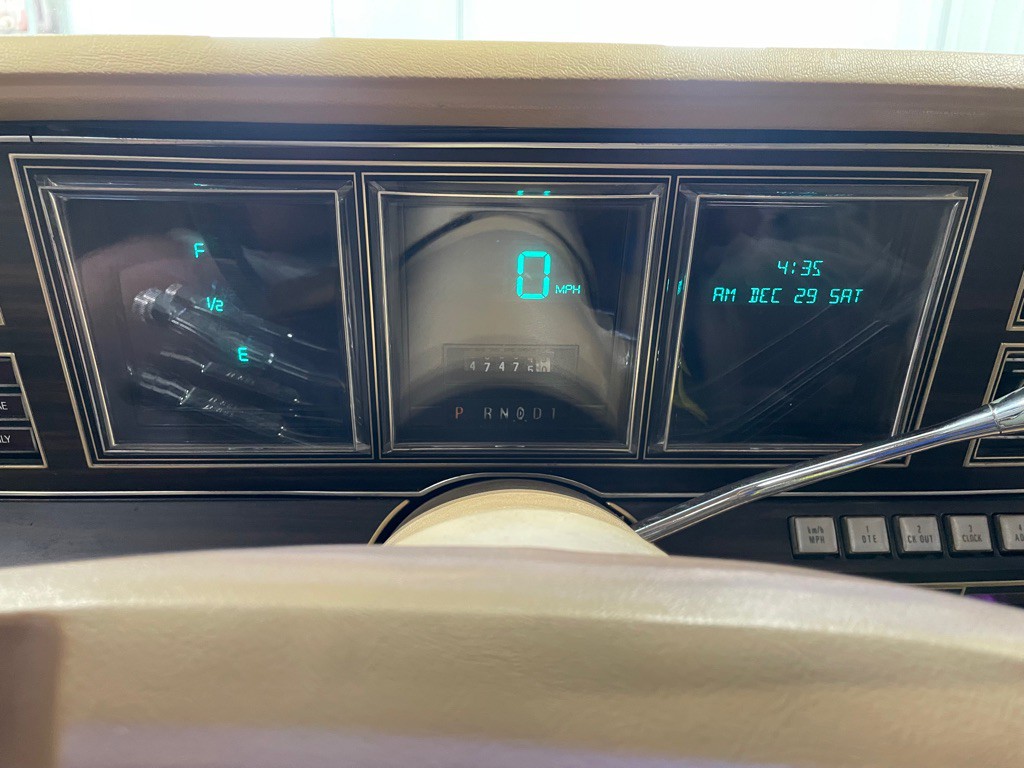 1983 Lincoln Mark VI Image 22