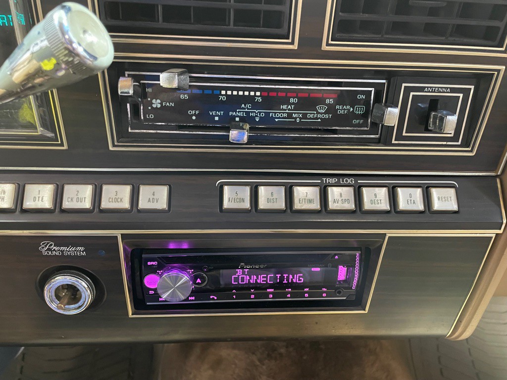 1983 Lincoln Mark VI Image 24