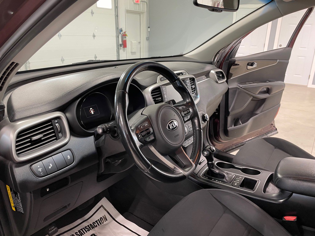 2017 Kia Sorento Image 9
