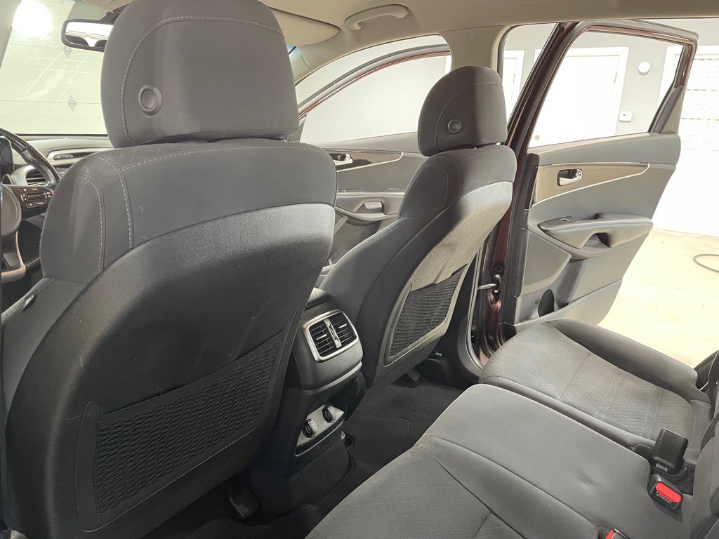 2017 Kia Sorento Image 14