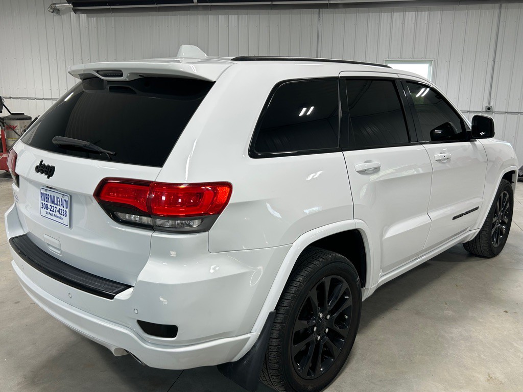 2017 Jeep Grand Cherokee Image 5