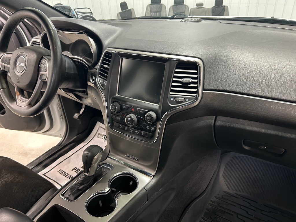 2017 Jeep Grand Cherokee Image 33