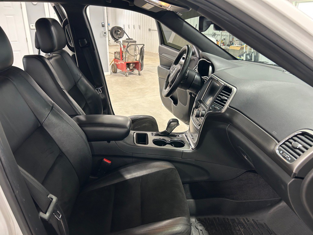 2017 Jeep Grand Cherokee Image 34