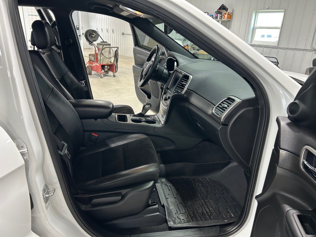 2017 Jeep Grand Cherokee Image 35