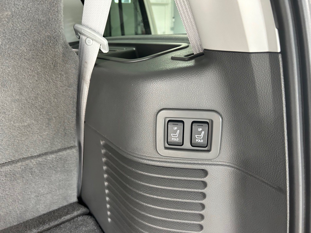 2005 Lincoln Navigator Image 18