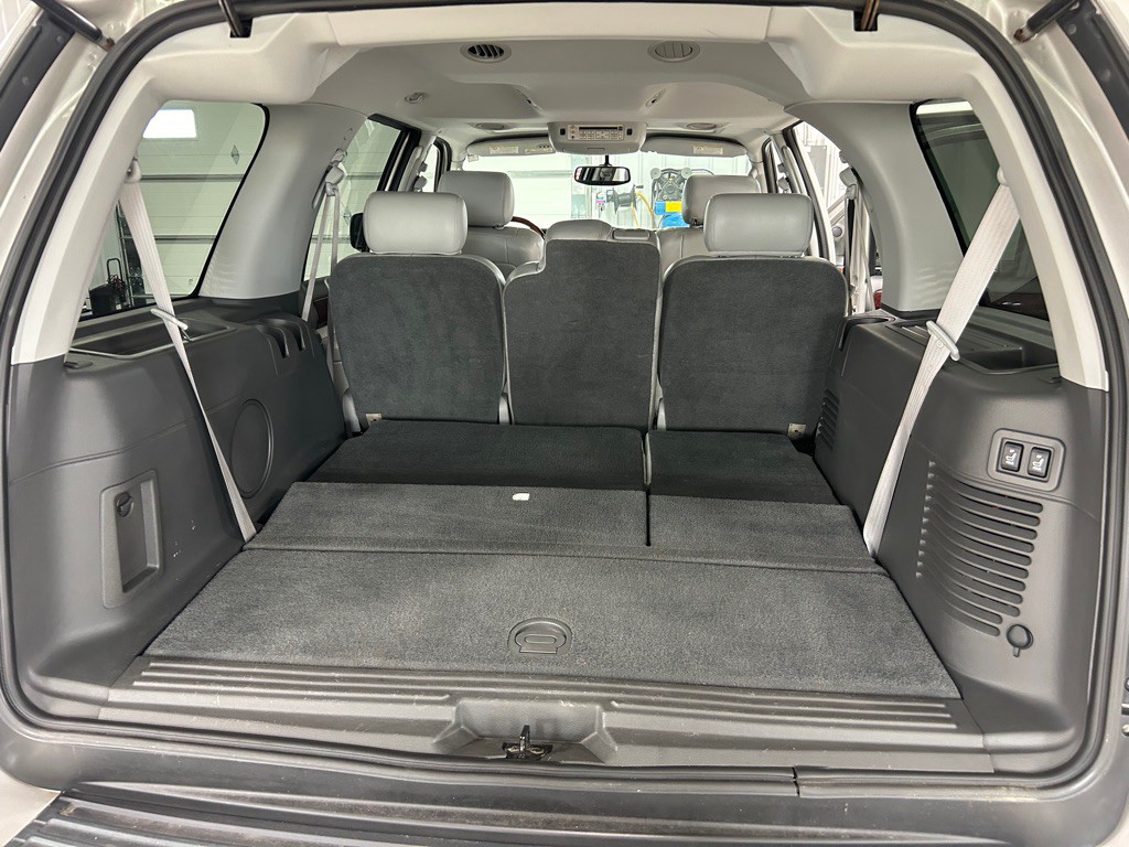 2005 Lincoln Navigator Image 19