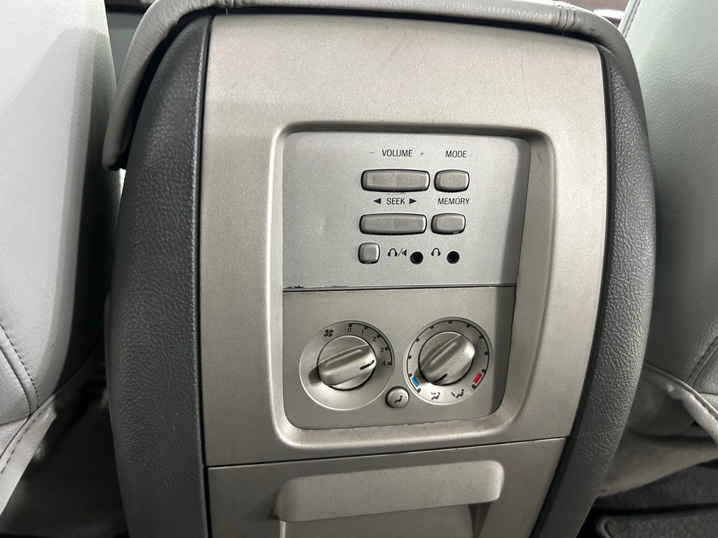 2005 Lincoln Navigator Image 22