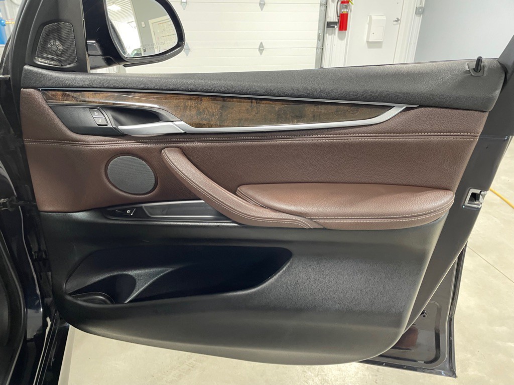 2016 BMW X5 Image 32