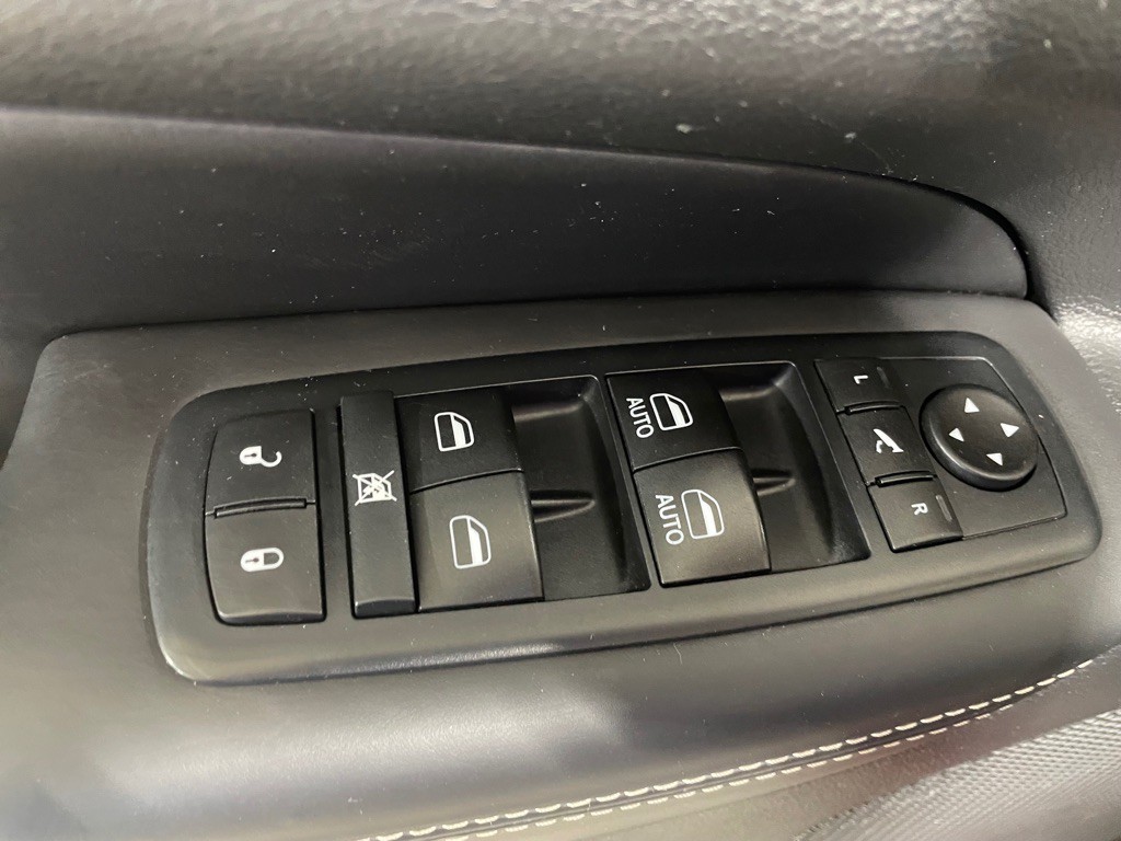 2017 Jeep Grand Cherokee Image 12
