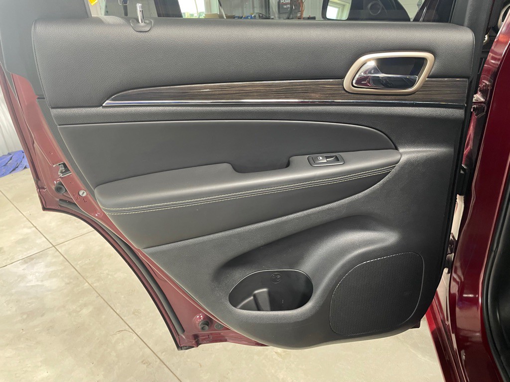 2017 Jeep Grand Cherokee Image 18