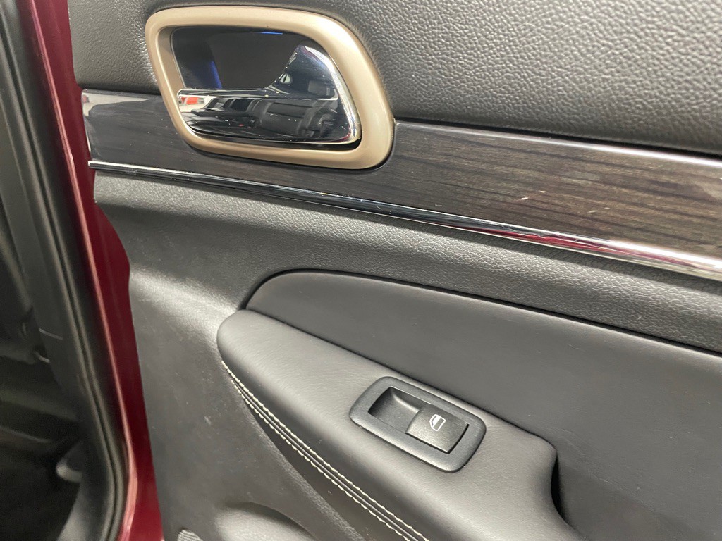 2017 Jeep Grand Cherokee Image 25