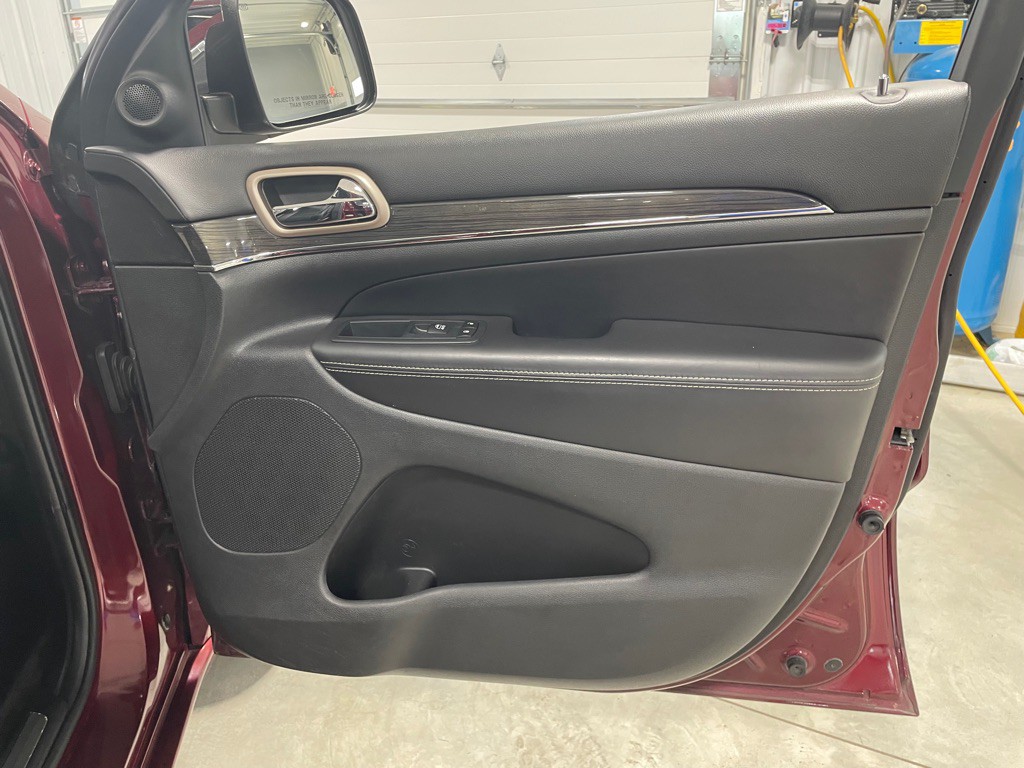 2017 Jeep Grand Cherokee Image 31