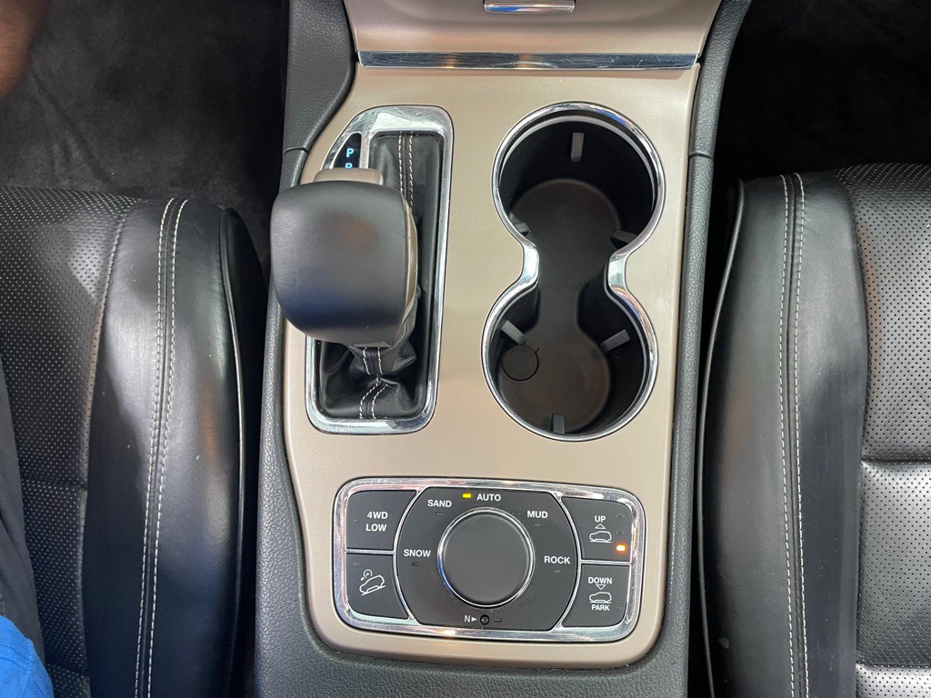 2017 Jeep Grand Cherokee Image 38