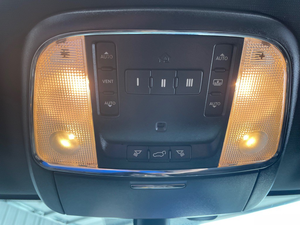 2017 Jeep Grand Cherokee Image 39