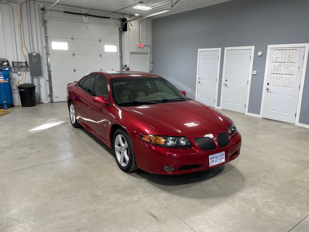 2005 Pontiac Bonneville Image 1