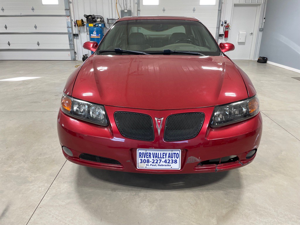 2005 Pontiac Bonneville Image 2