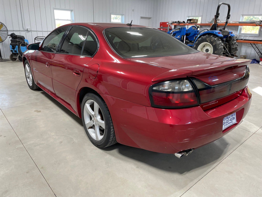 2005 Pontiac Bonneville Image 5